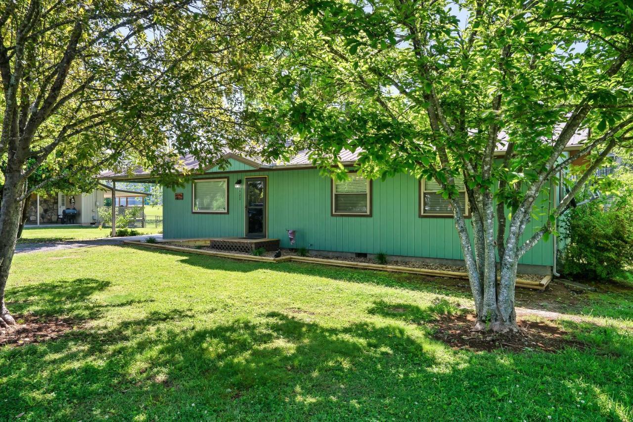 Villa Modern Pigeon Forge Gem Near Dollywood, Gatlinburg & Smokies - 2 Mins To Pkwy & Strip, Hot Tub, Fire Pit, Cable, Hi-Speed Wifi Exterior foto