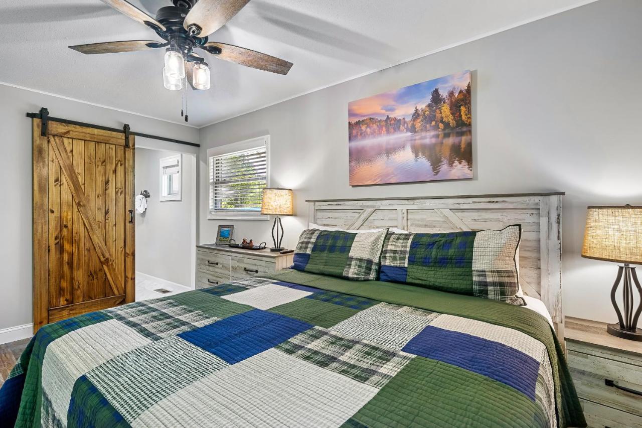 Villa Modern Pigeon Forge Gem Near Dollywood, Gatlinburg & Smokies - 2 Mins To Pkwy & Strip, Hot Tub, Fire Pit, Cable, Hi-Speed Wifi Exterior foto